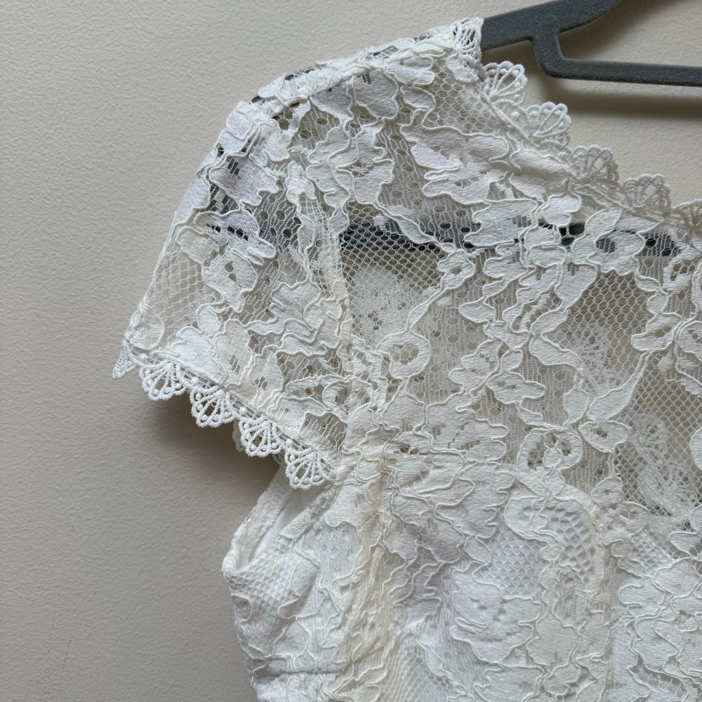 Lulu’s NWT Lace Top - Picture 3 of 10